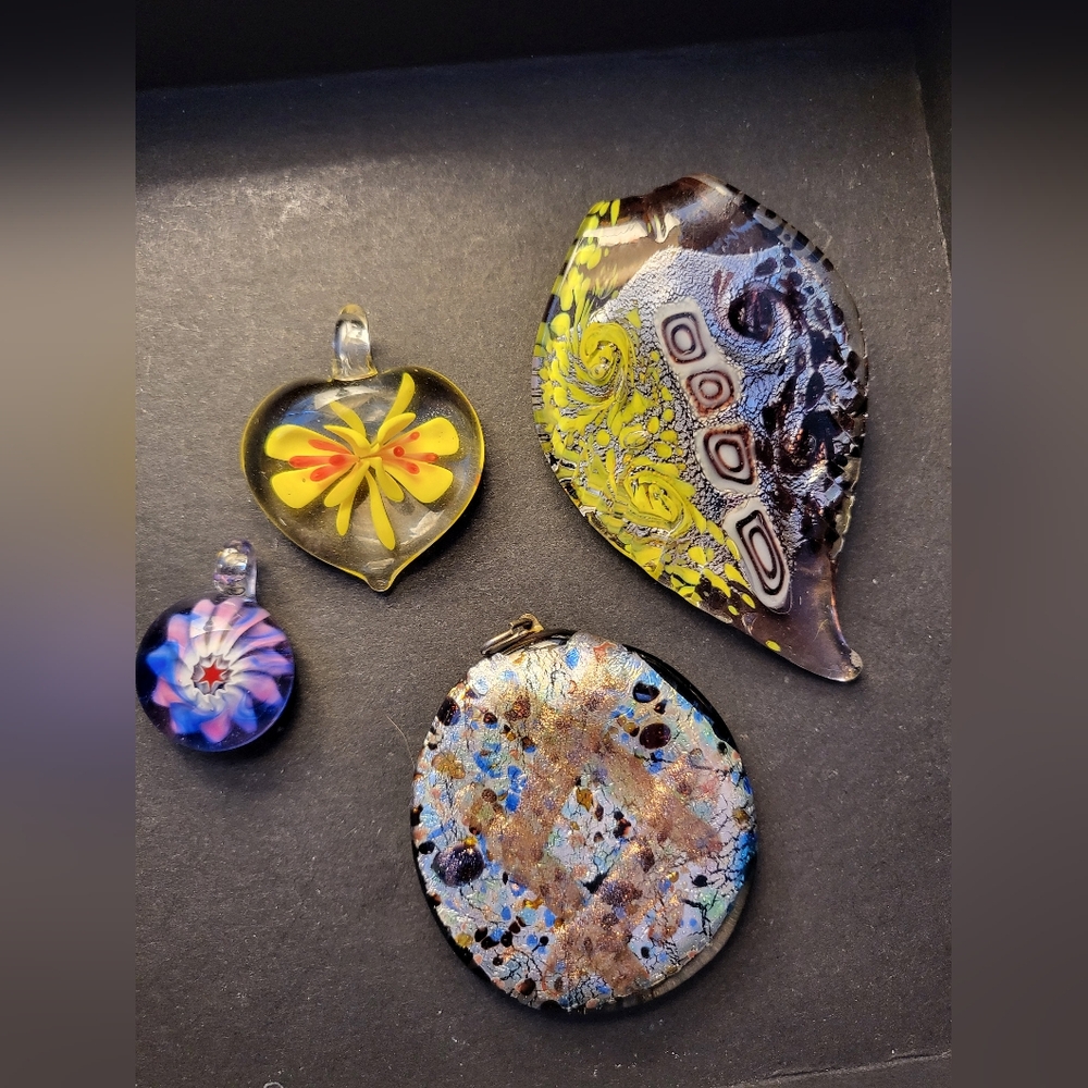 Source Unknown Colorful Glass Pendant Necklace Set